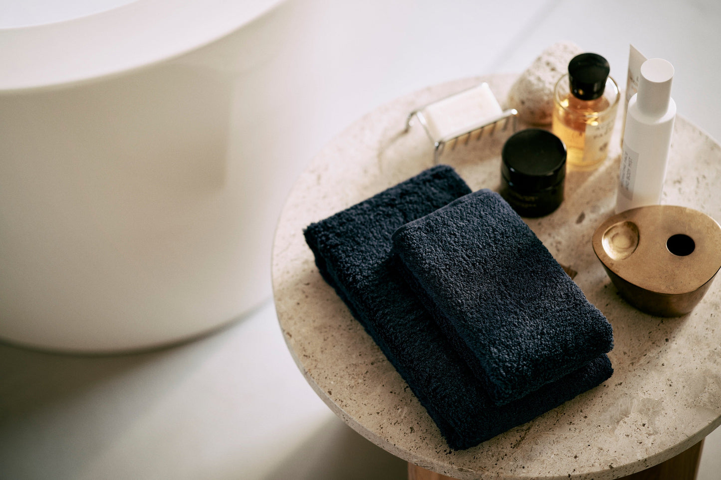 Wellis|高級フェイスタオル|ネイビー